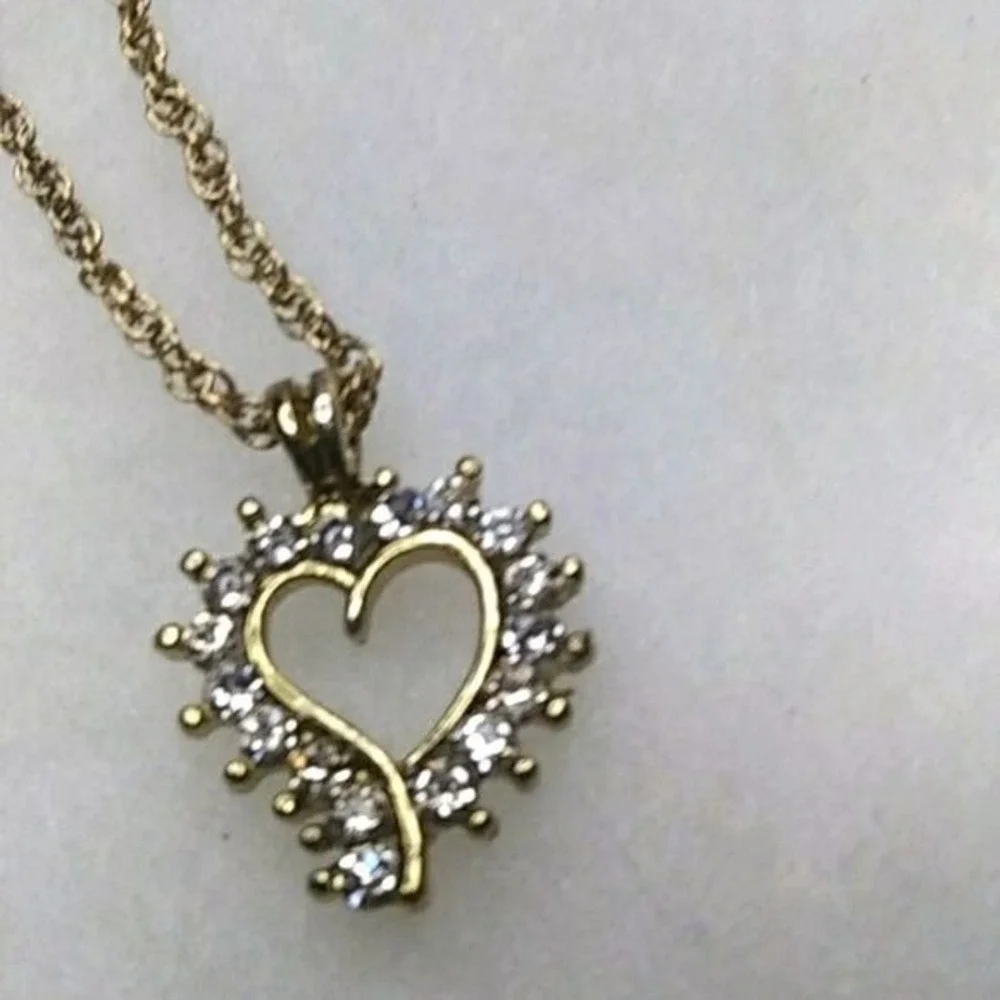 Goldtone rhinestone‎ heart necklace