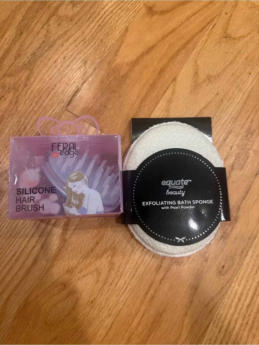 Feral Edge Silicone Hair Brush - Light Purple & Bath sponge