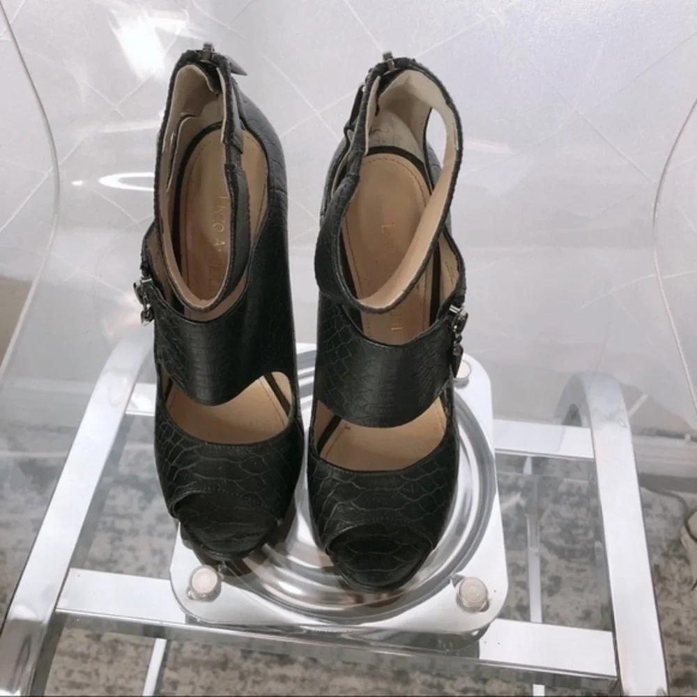🖤 Black croc print ankle high heel