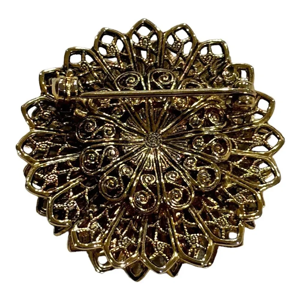 VTG Brooch Pin 1.4 Inch Gold Tone Filigree Metal Flower Geometric Red Rhinestone