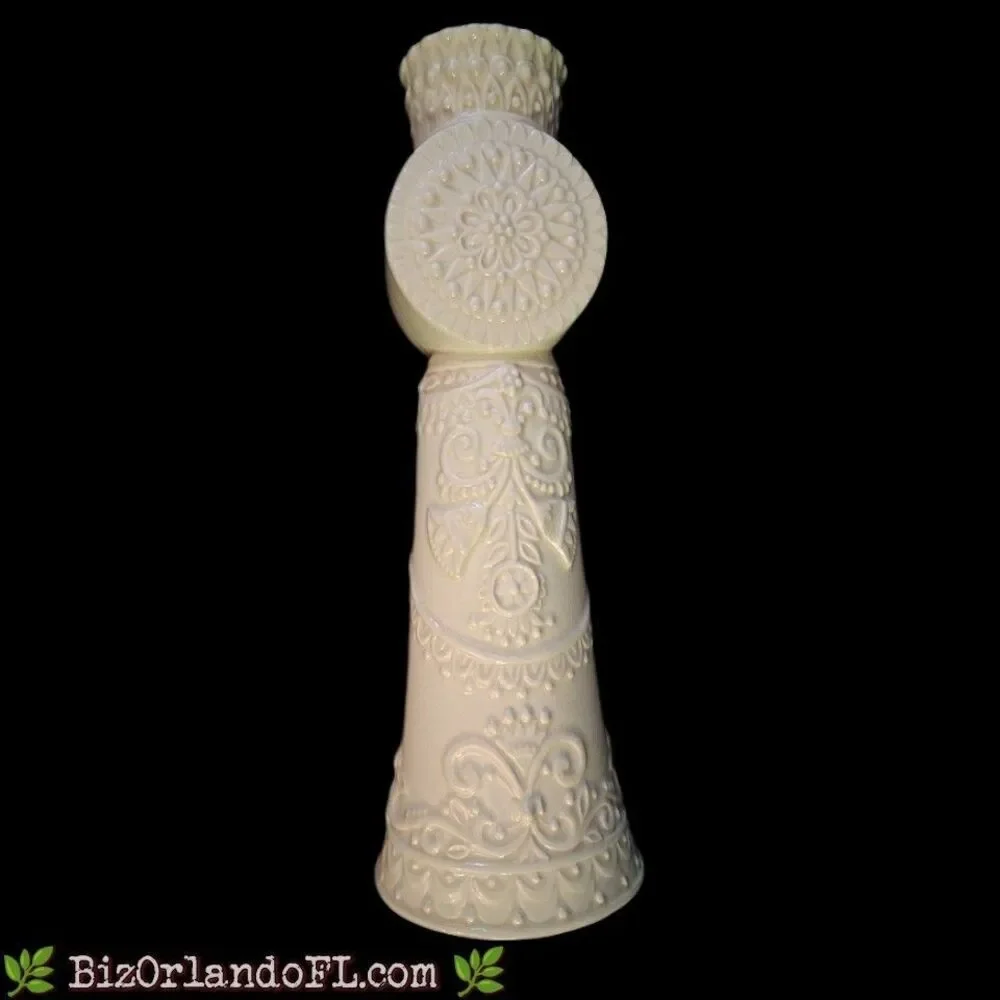 VINTAGE: Avon Holiday / Seasonal Candle Holder with Candle Made In Japan ** HTF