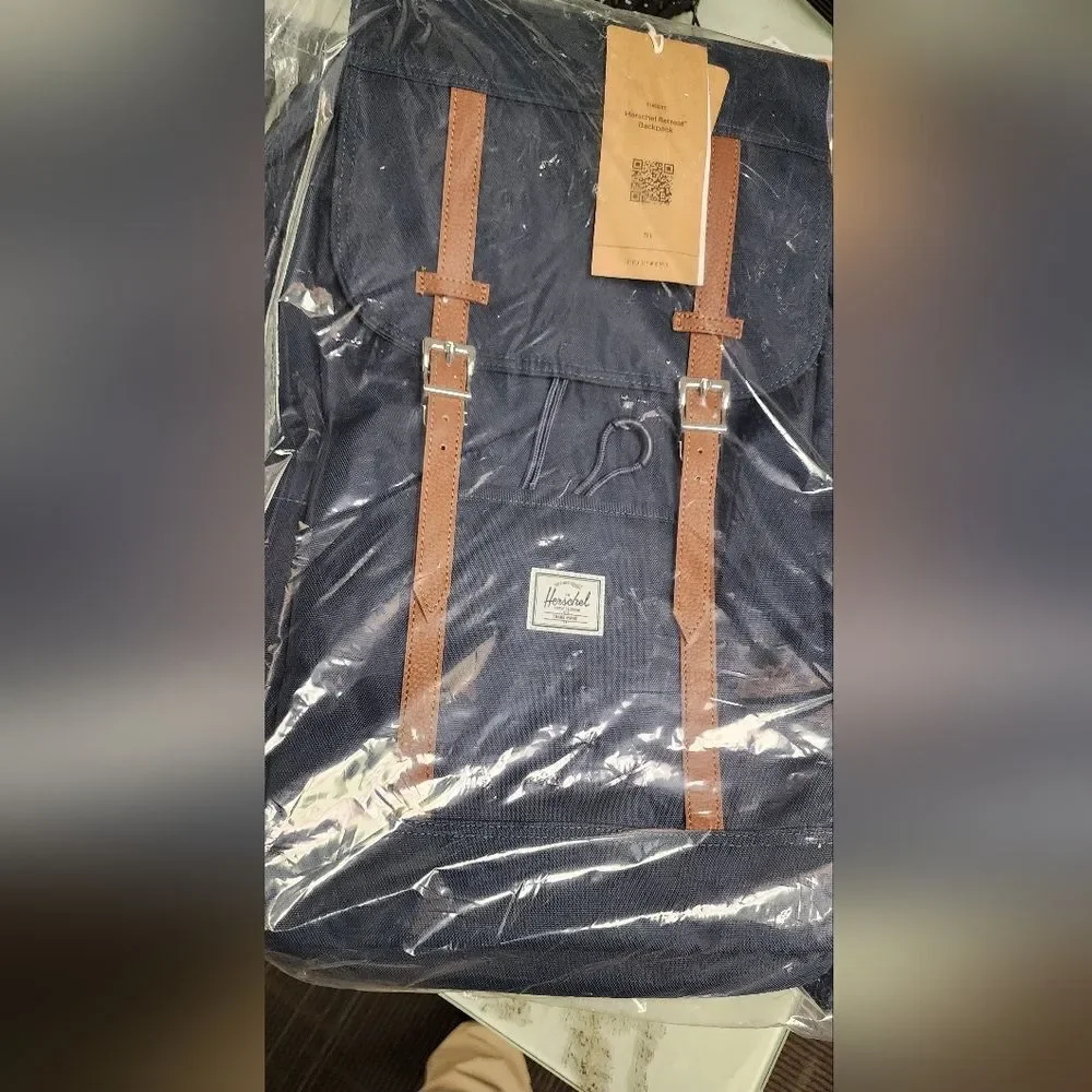 Herschel Supply Company 100% recycled