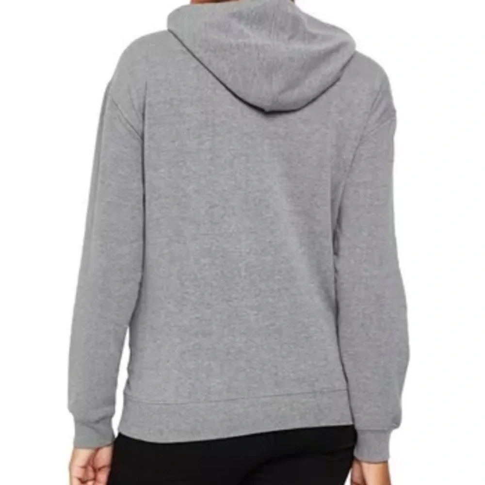 Motherhood label chest length