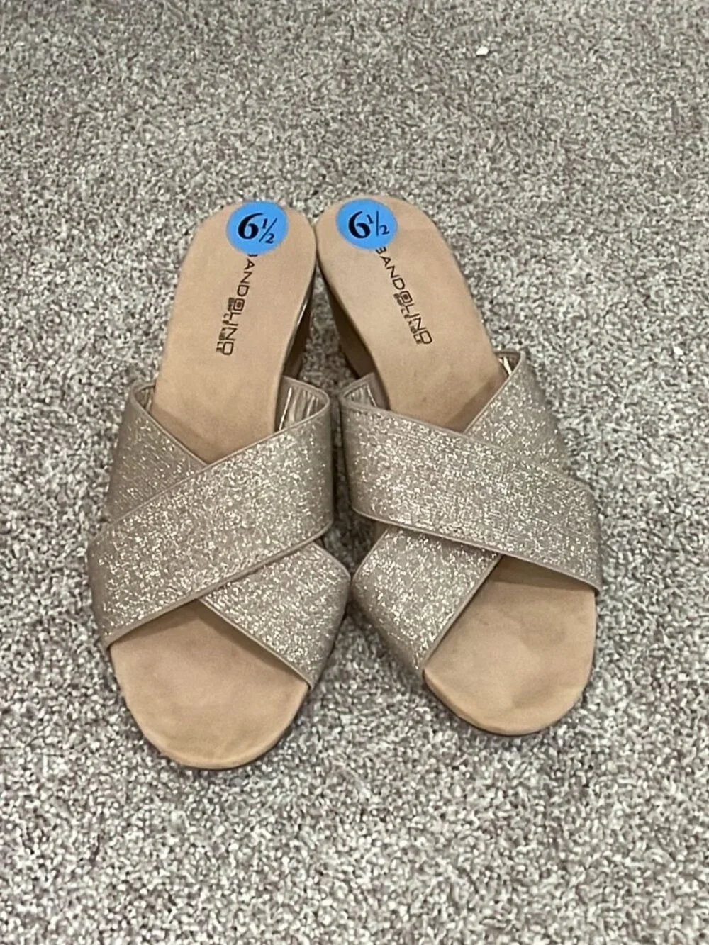 Bandolino “gamma” wedge
