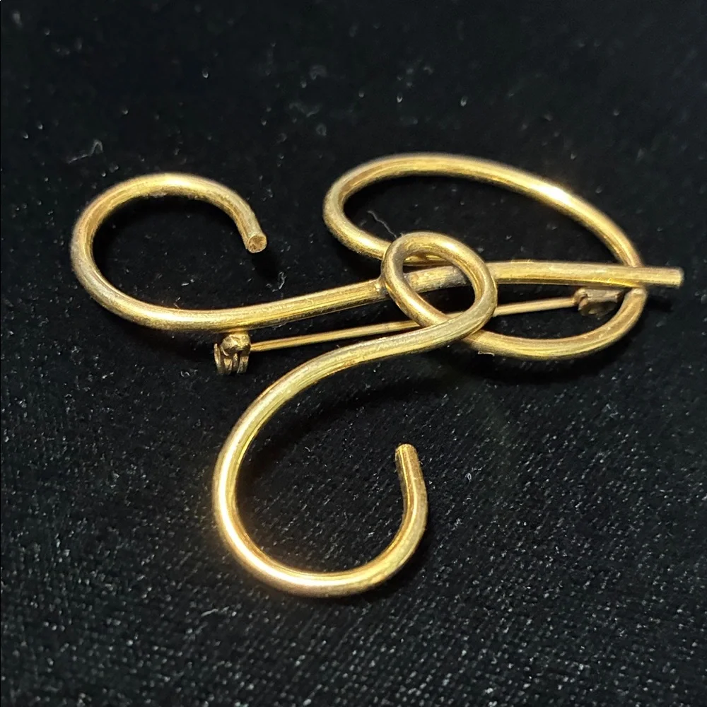 Vintage large Gold letter R Monogram Brooch