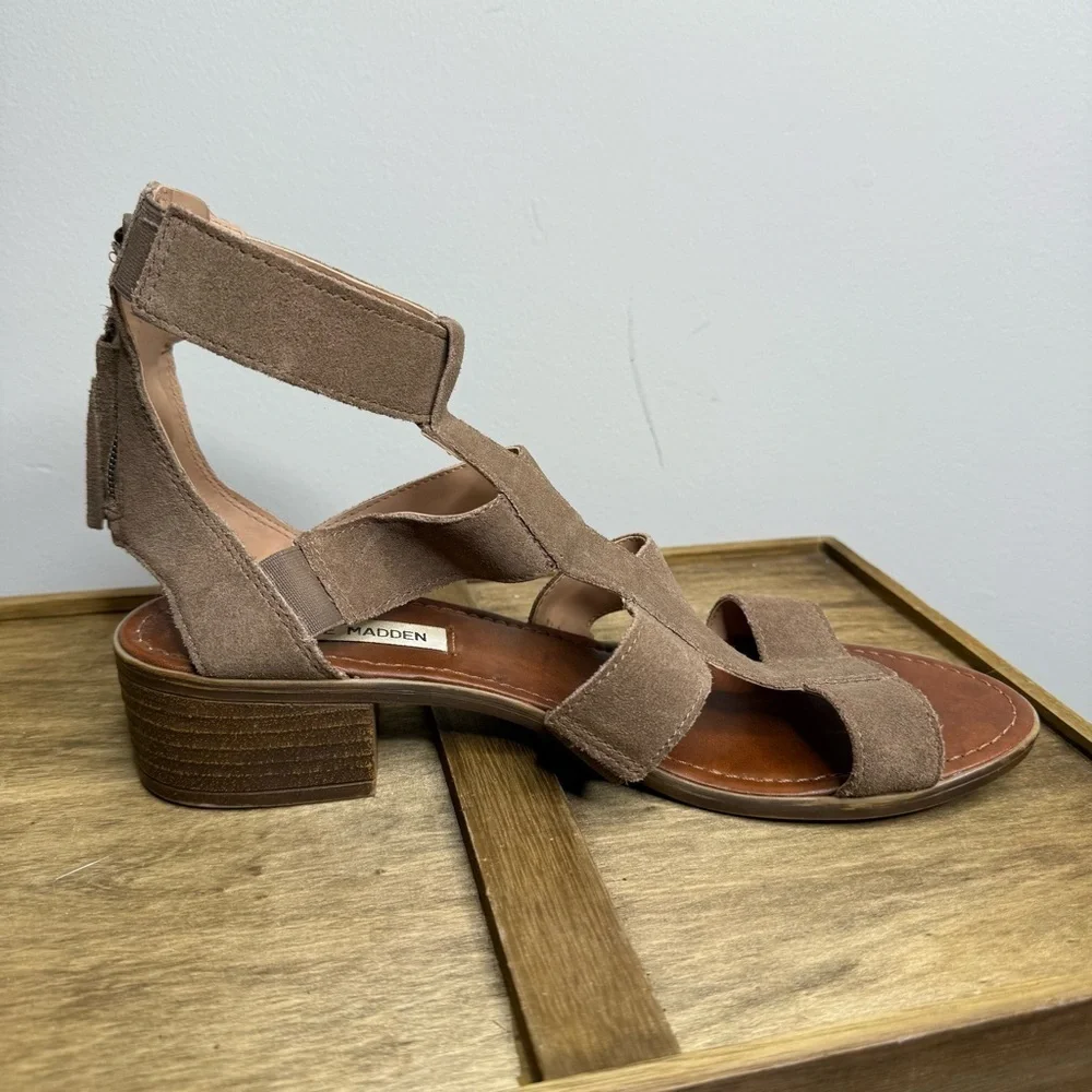 Steve Madden step out