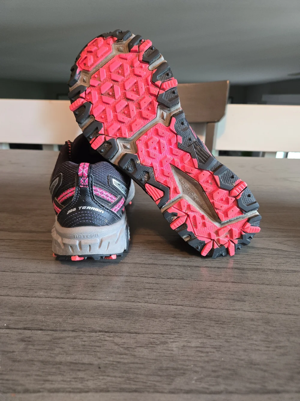 New Balance 410v5 Womens Trail Running Shoes Black Pink 8.5