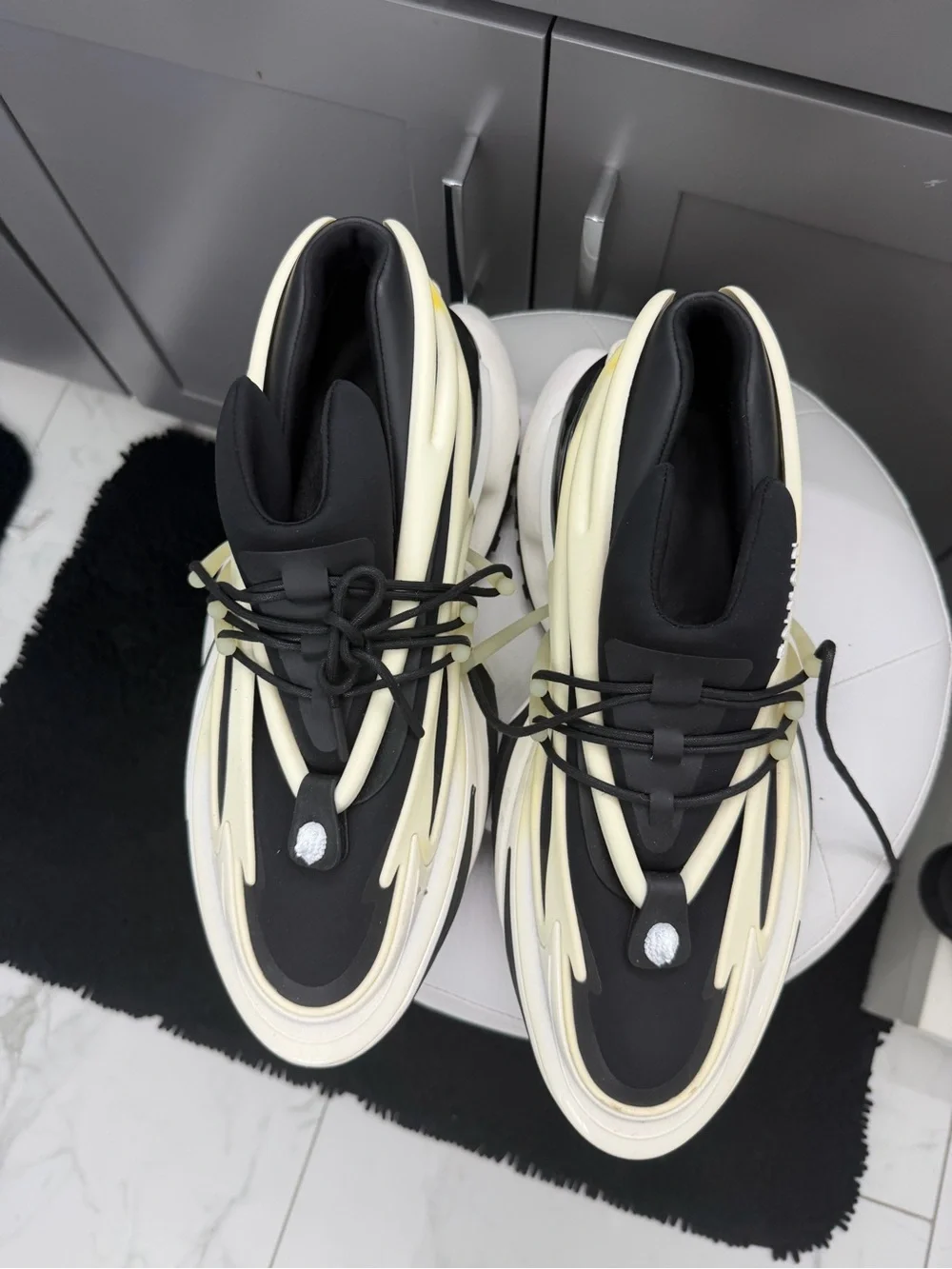 Balmain Men’s Black and Cream Sculpted Lace-Up Sneakers