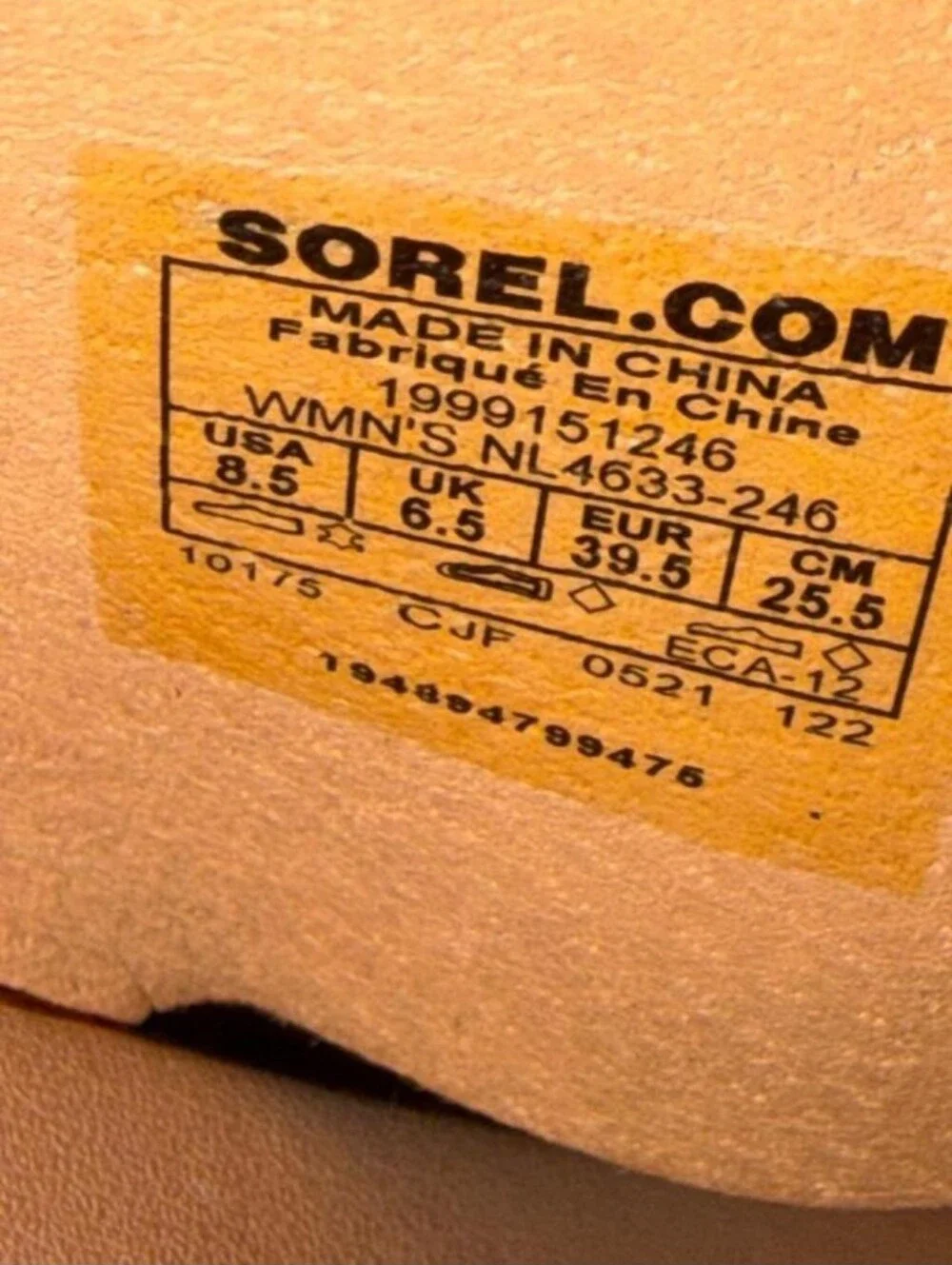 Sorel scalloped slides durable