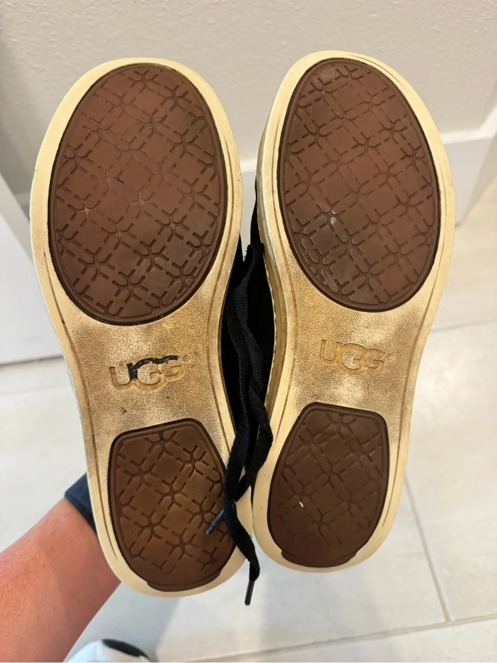 UGG Black Suede Casual Sneakers Women’s Size 7.5