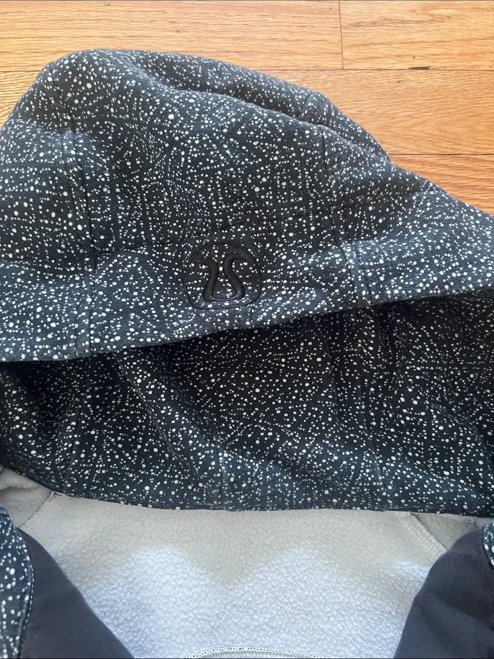 lululemon athletica lightweight zip