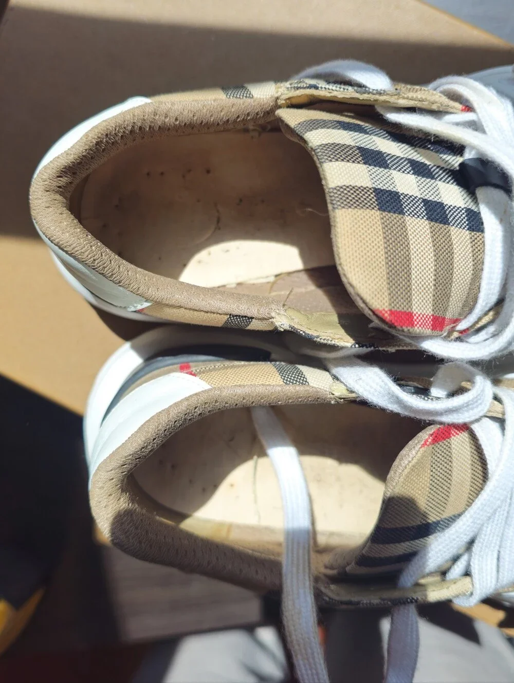 Burberry Signature Sneakers 38.5