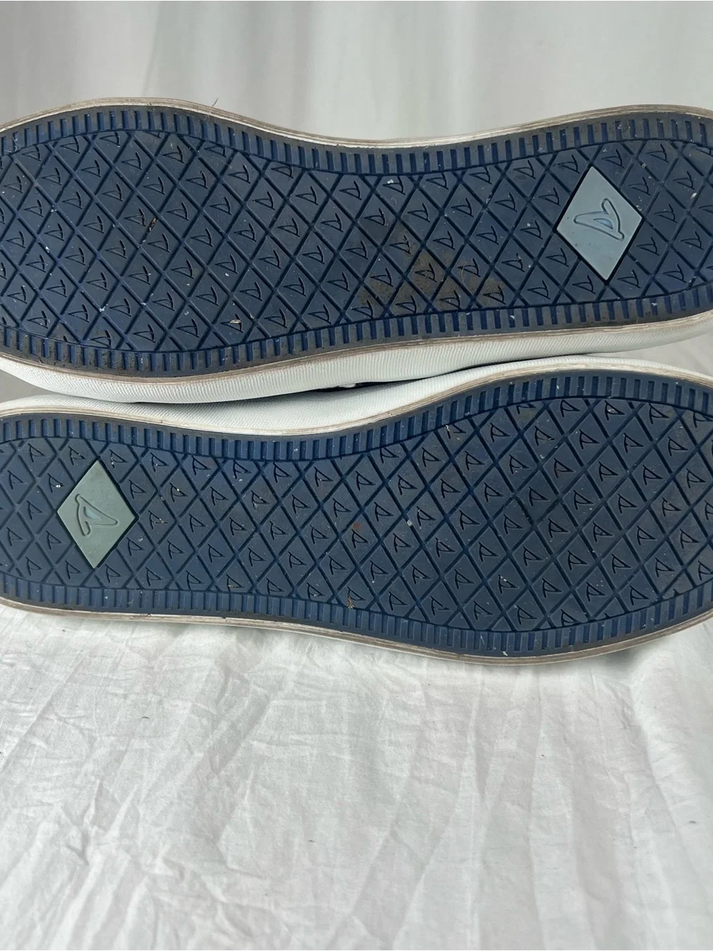 Sperry low top