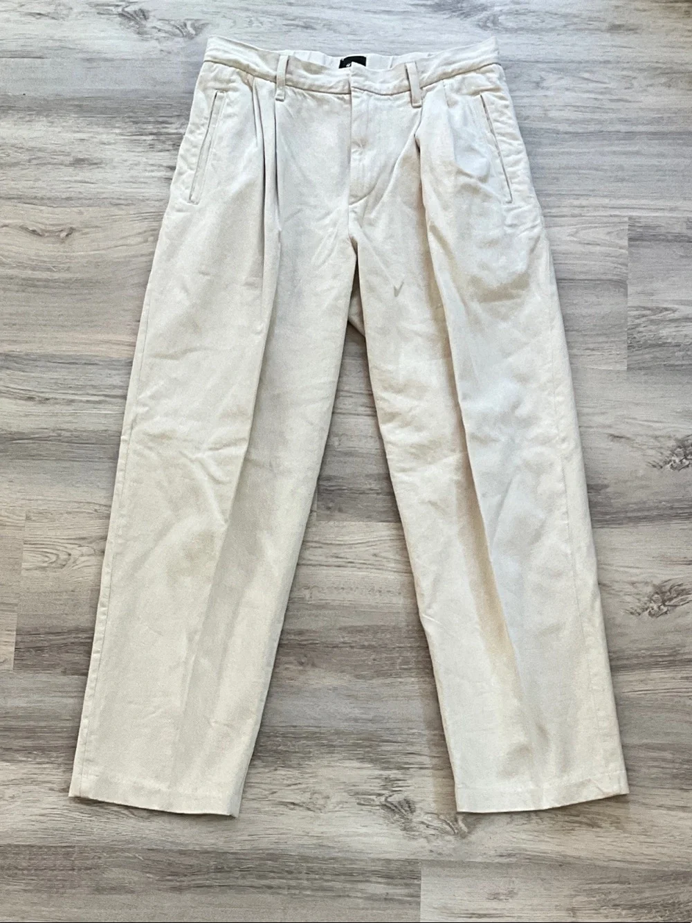 H&M Men's Cream Pleated Chinos