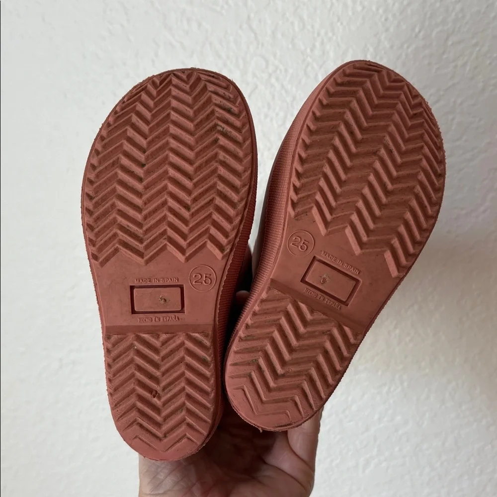 Zara 25 think
