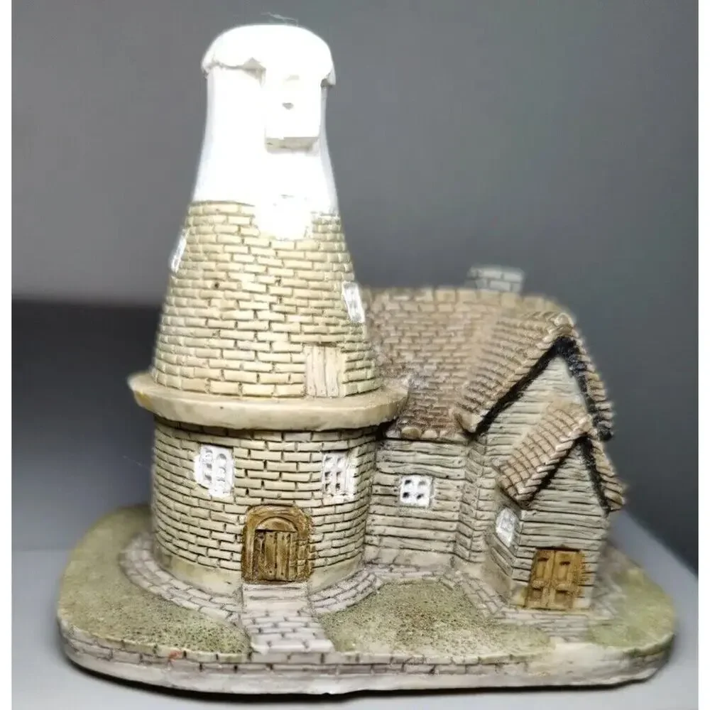 Vintage 'SINGLE OAST' OAST HOUSE BUILDING HAND MADE SCUPLTURE FIGURINE RARE