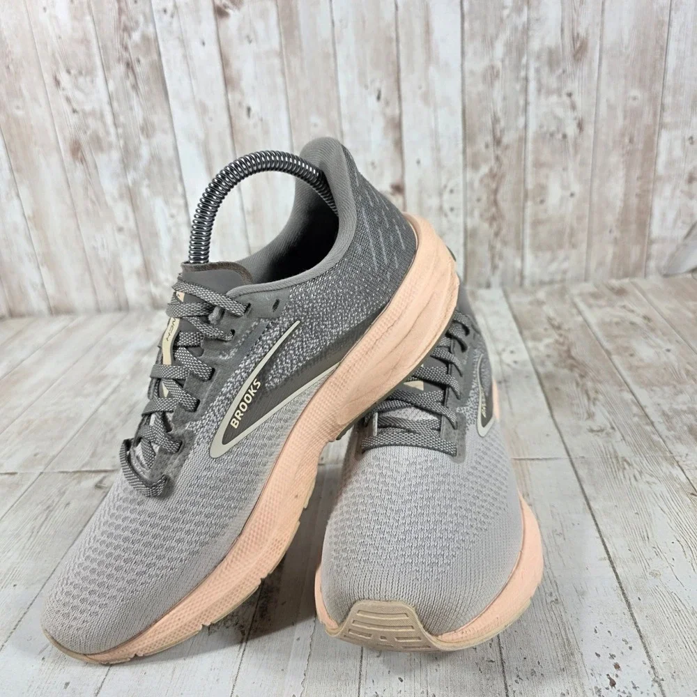 Brooks Launch 10 Womens Running Shoes Grey Peach 1203981B170 Size 7.5 B Medium
