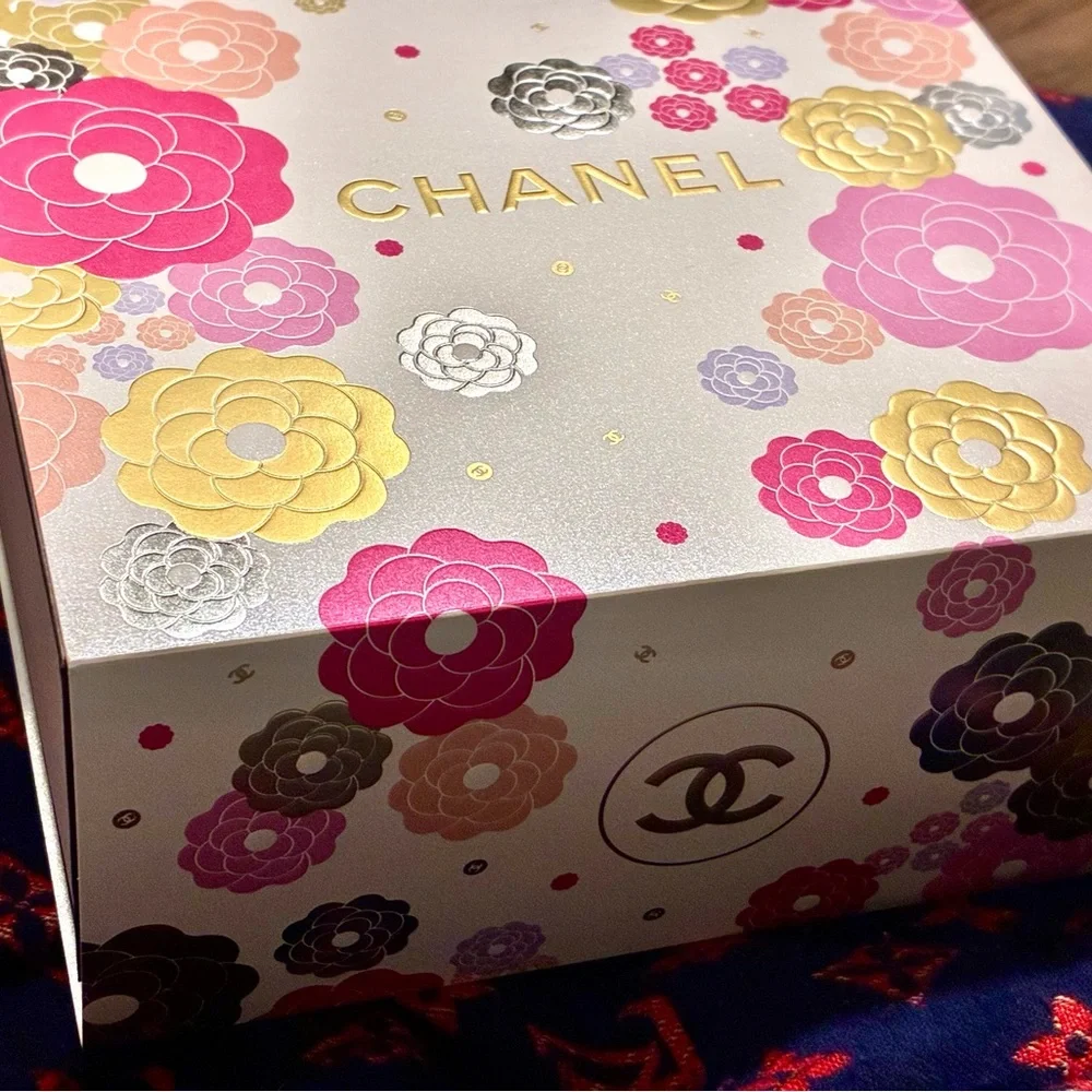 CHANEL 2026 Ltd Edition Beautiful Floral Gift  Box in Pink, Yellow,Gold & Silver