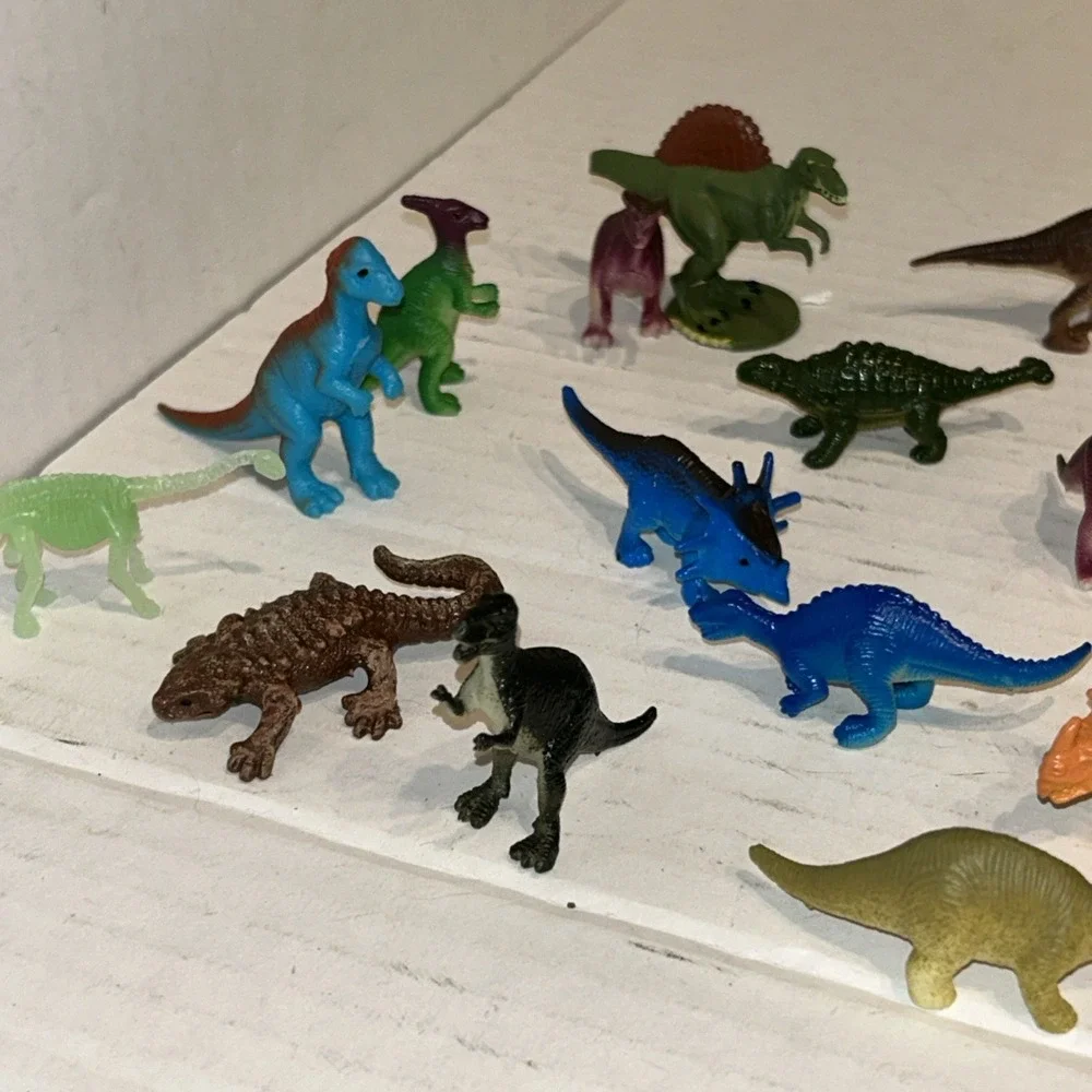 N/A vintage plastic