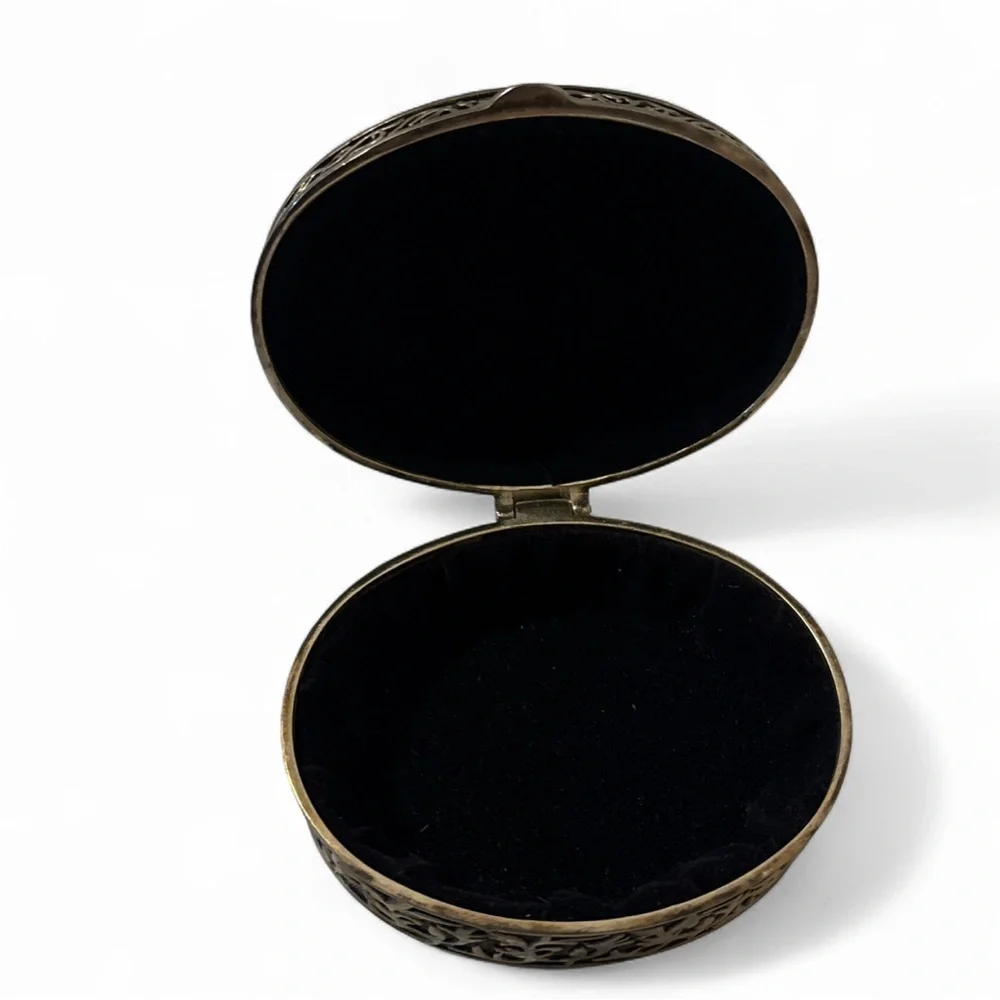 Vintage this oval