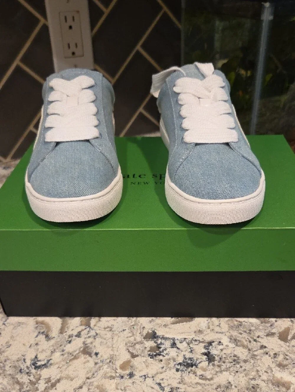 kate spade outlet patch size