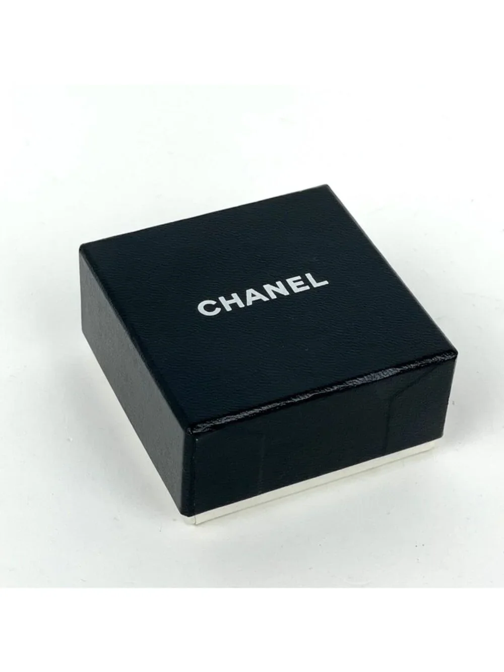 CHANEL cm smoke this