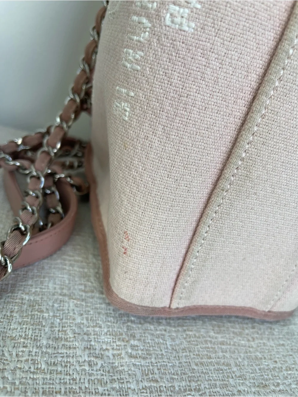 CHANEL versatile handles fading
