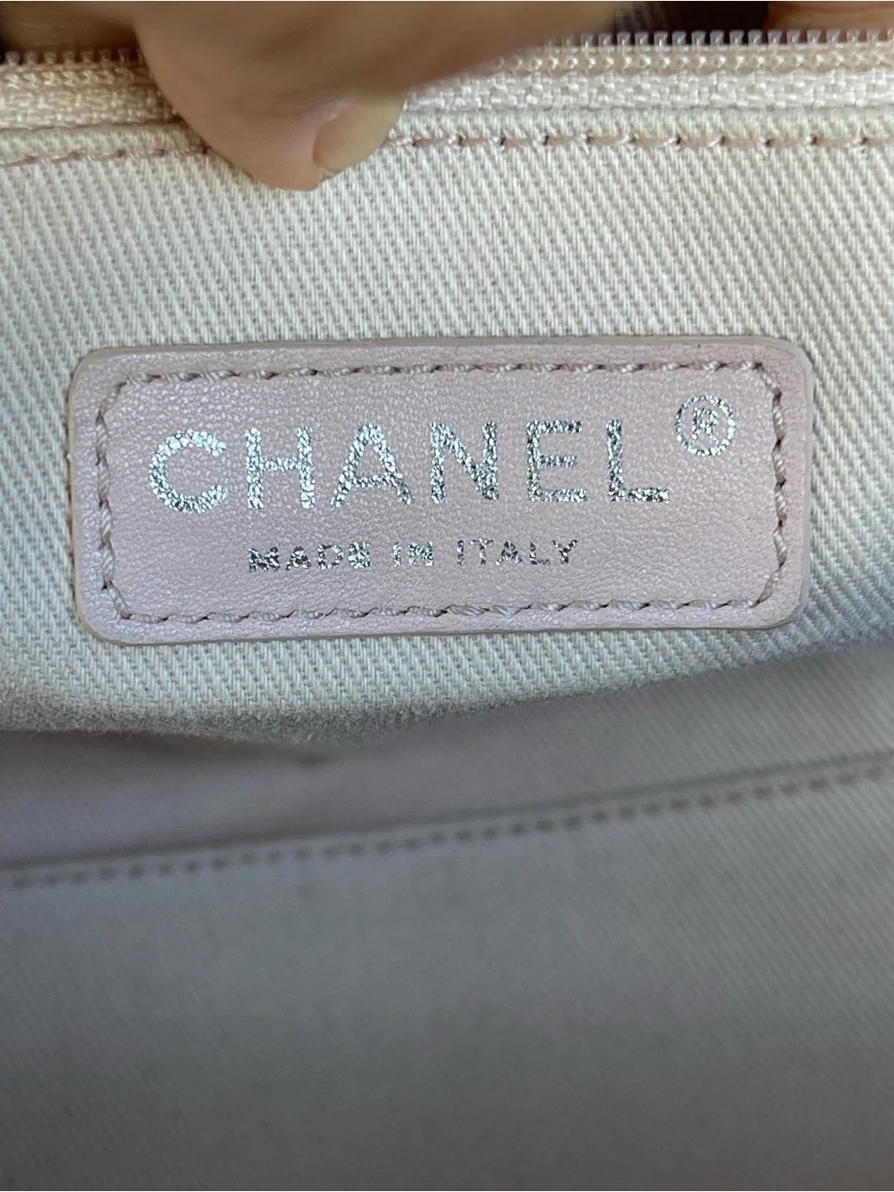 CHANEL metal features