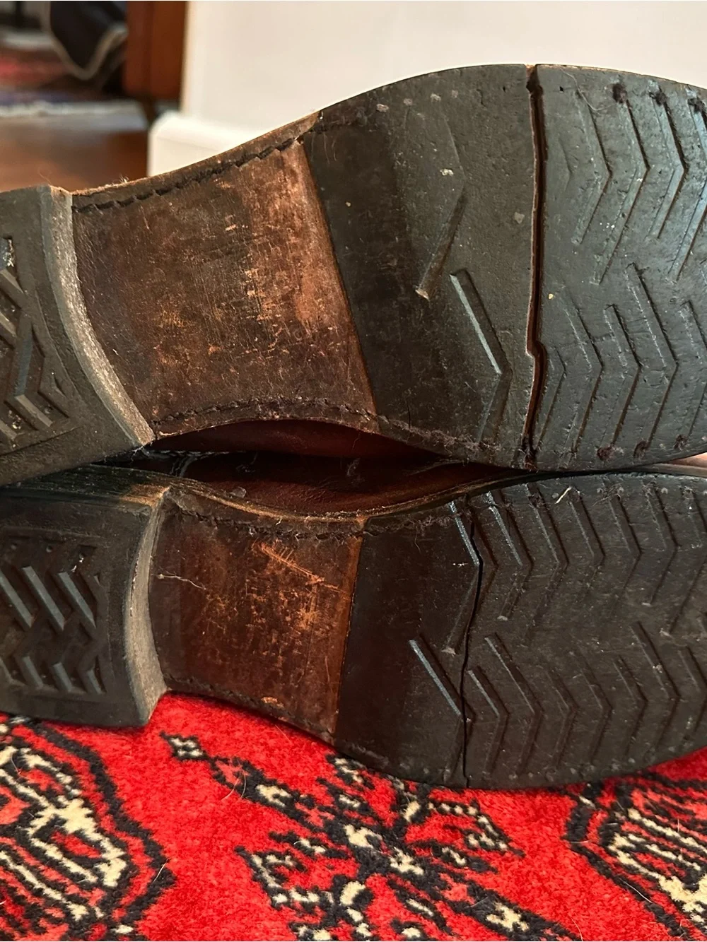 Frye classic knee
