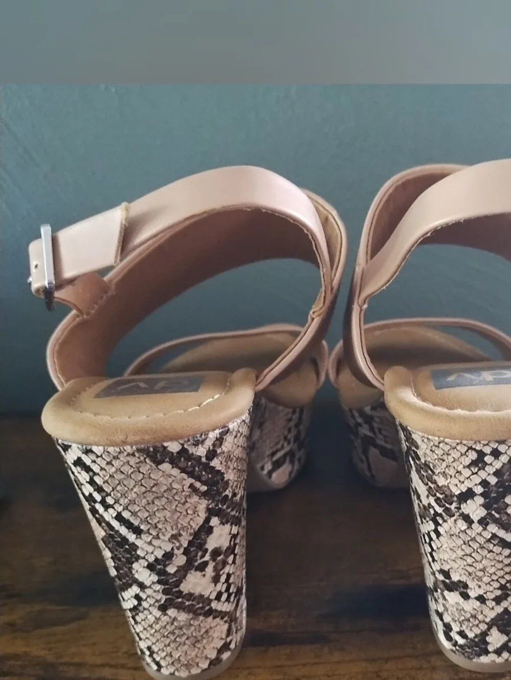 DV by Dolce Vita platform measures