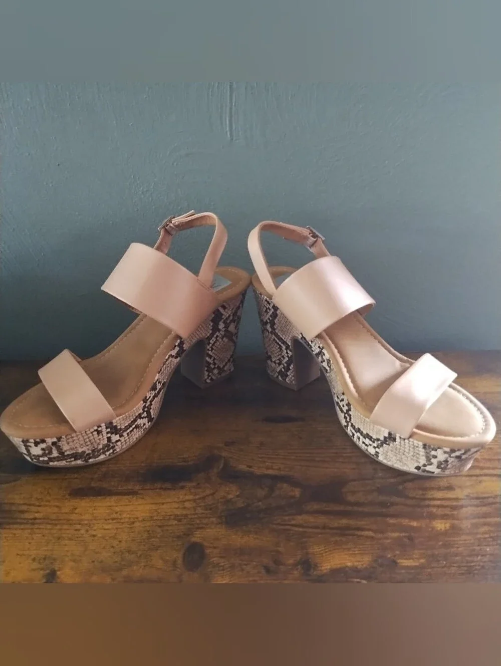 DV by Dolce Vita platform measures