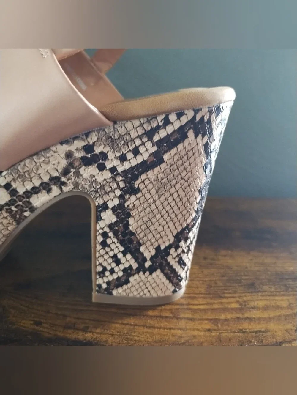 DV by Dolce Vita platform measures