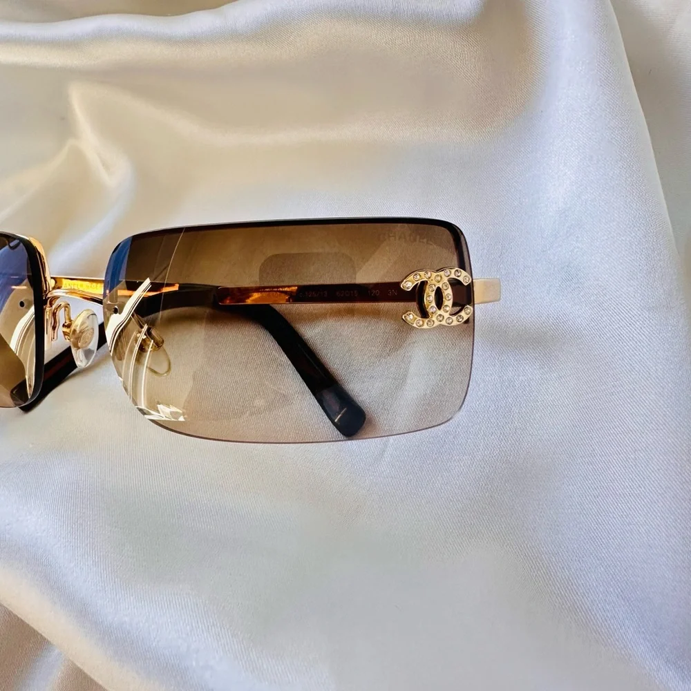 RARE✨Chanel vintage rimless sunglasses.