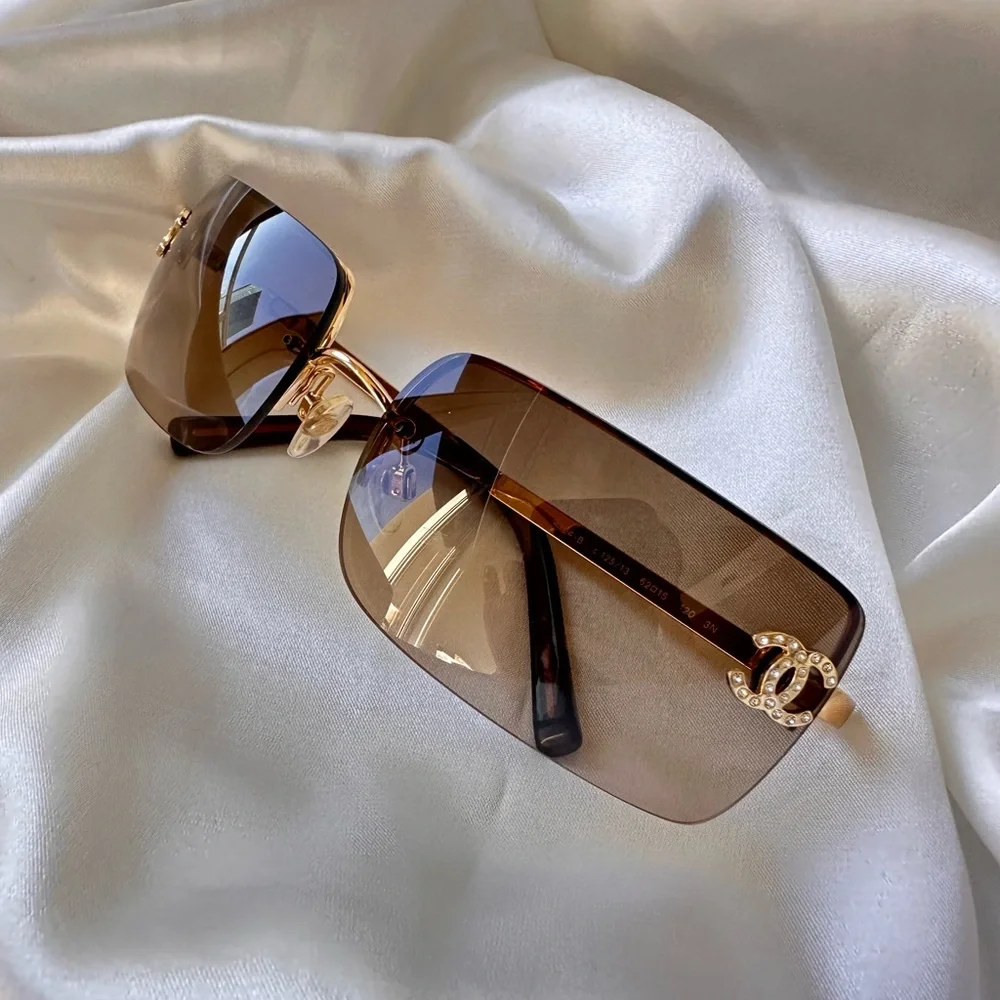 RARE✨Chanel vintage rimless sunglasses.