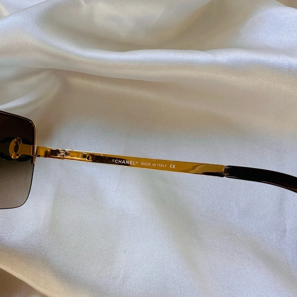 RARE✨Chanel vintage rimless sunglasses.