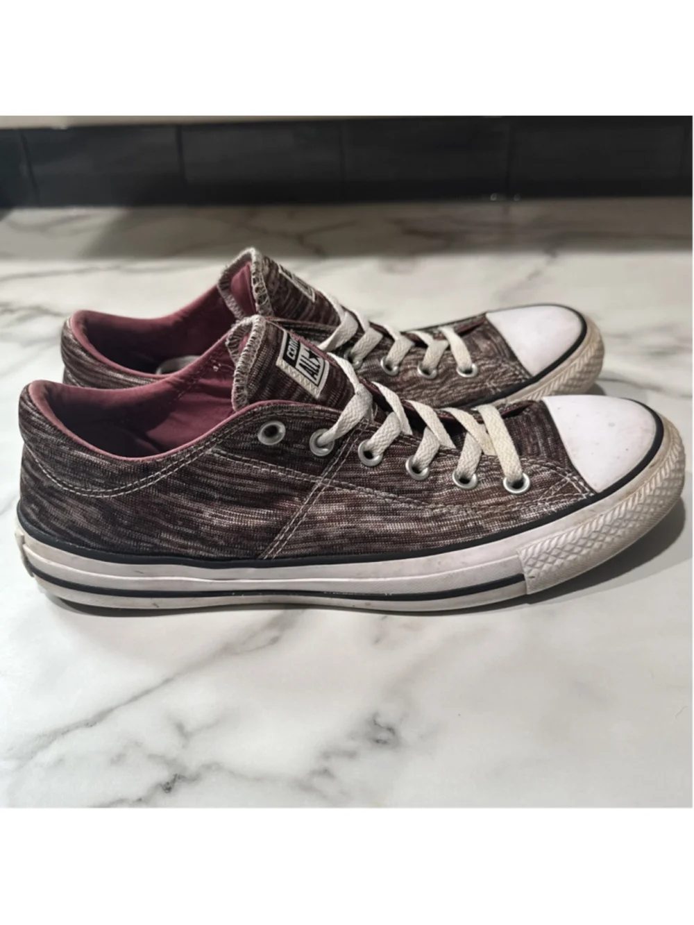 Converse staining signs