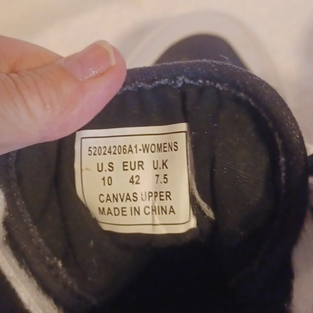 Levis 10 size