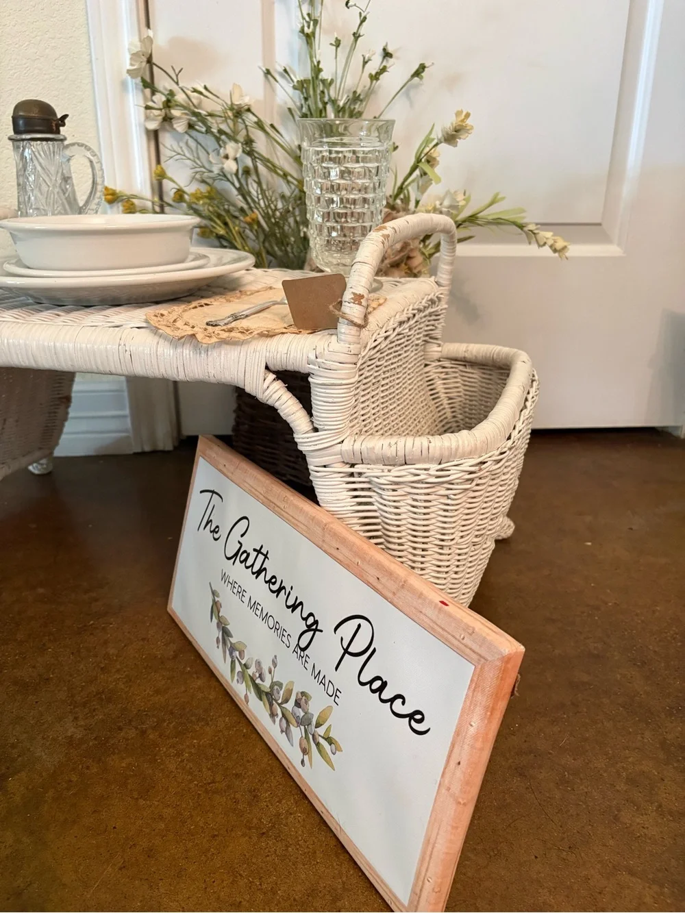 N/A side dining