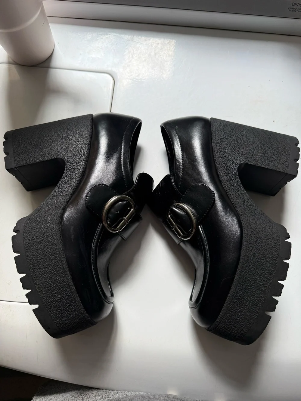 Jeffrey Campbell bold black