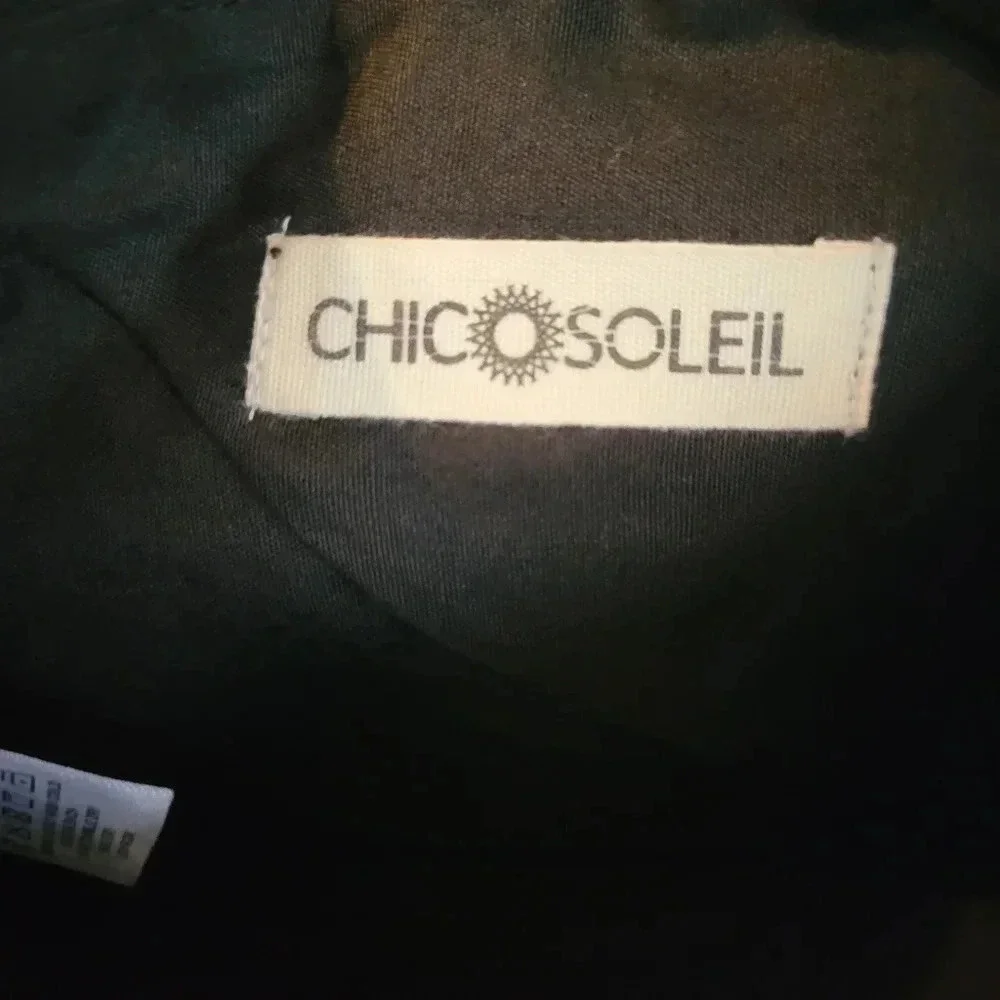 Chicosoleil owned visiting white