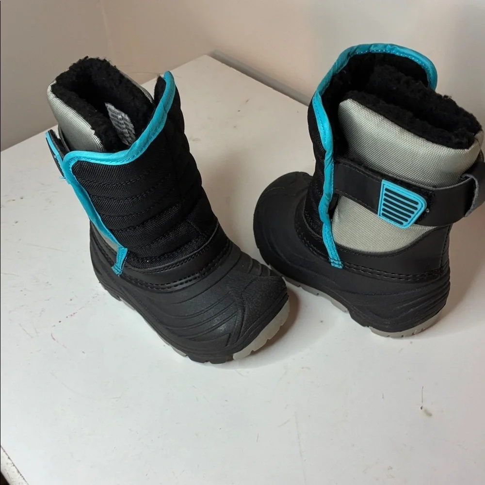 Falls Creek Kids Black and Blue Winter Boots Size 5