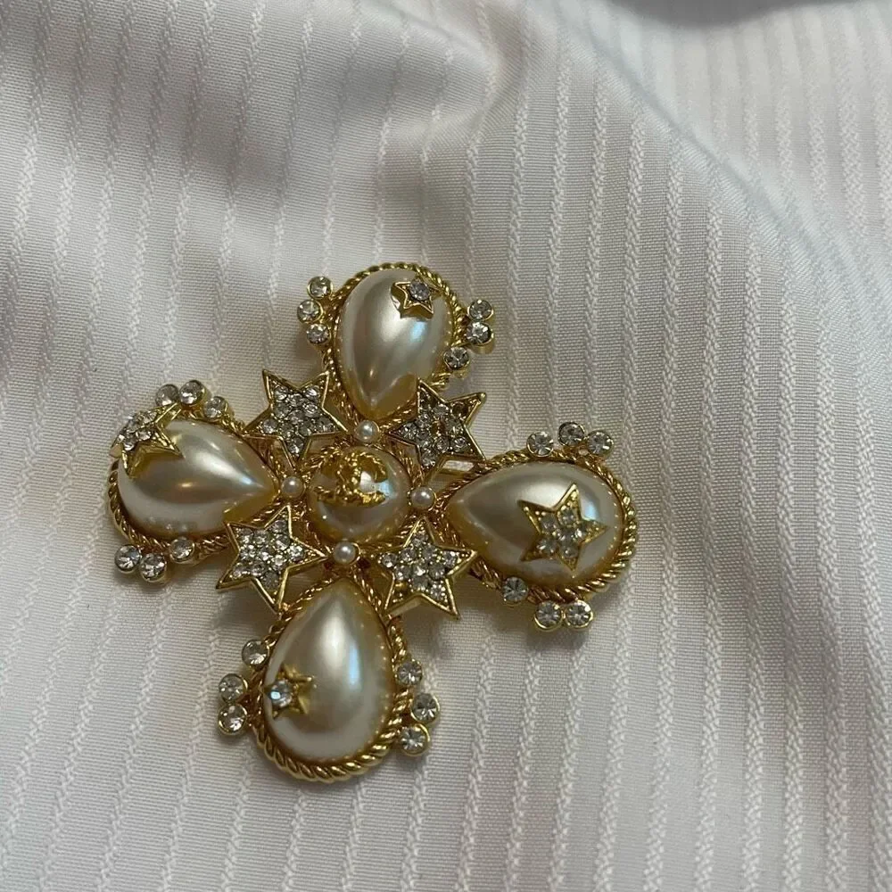 CHANEL pearl crystal
