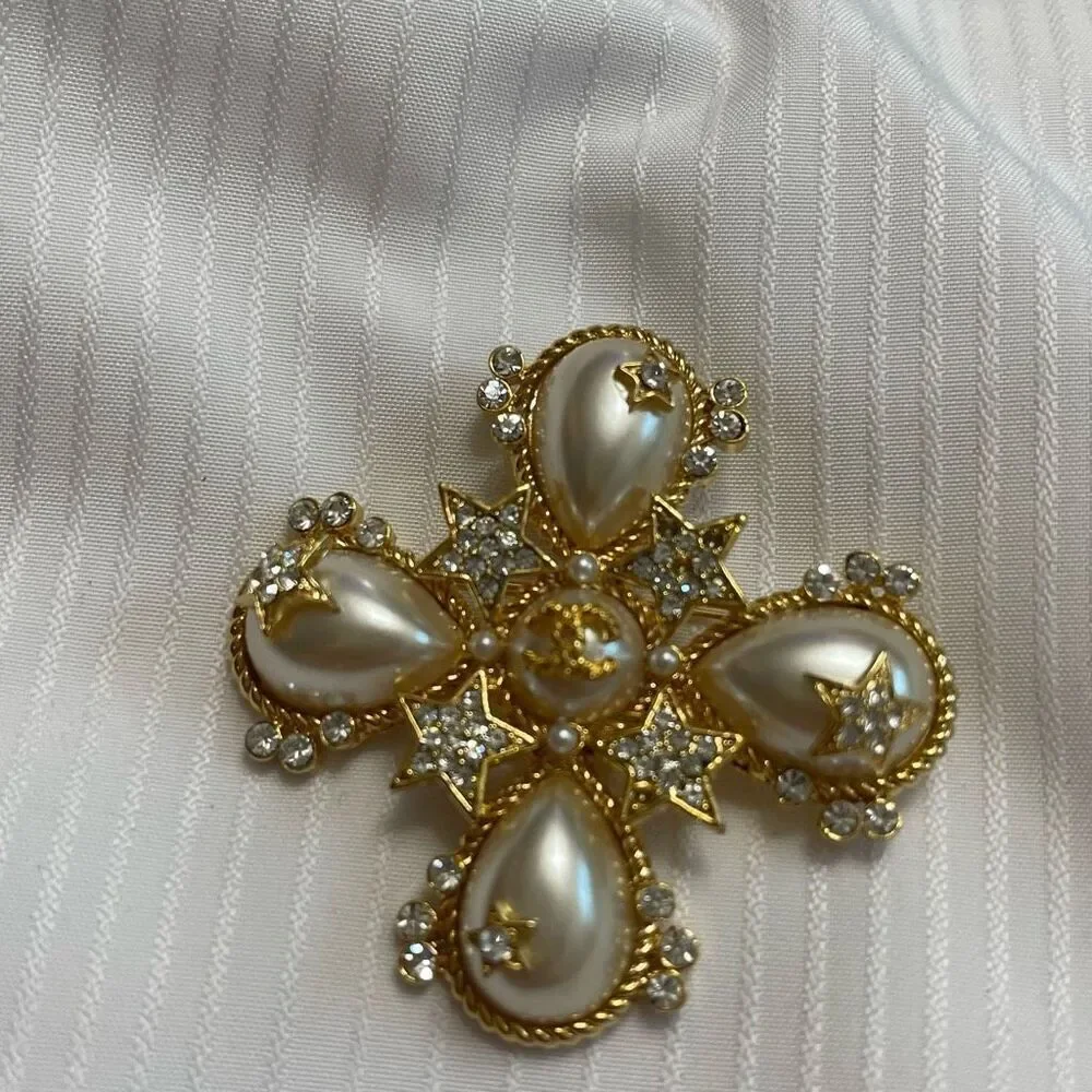 CHANEL pearl crystal