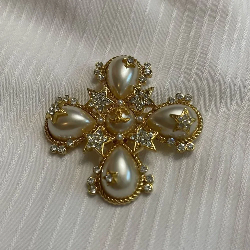 CHANEL pearl crystal