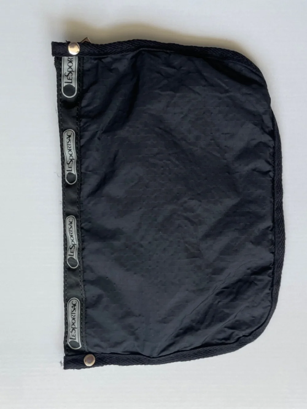 Le Sport Sac stay organized