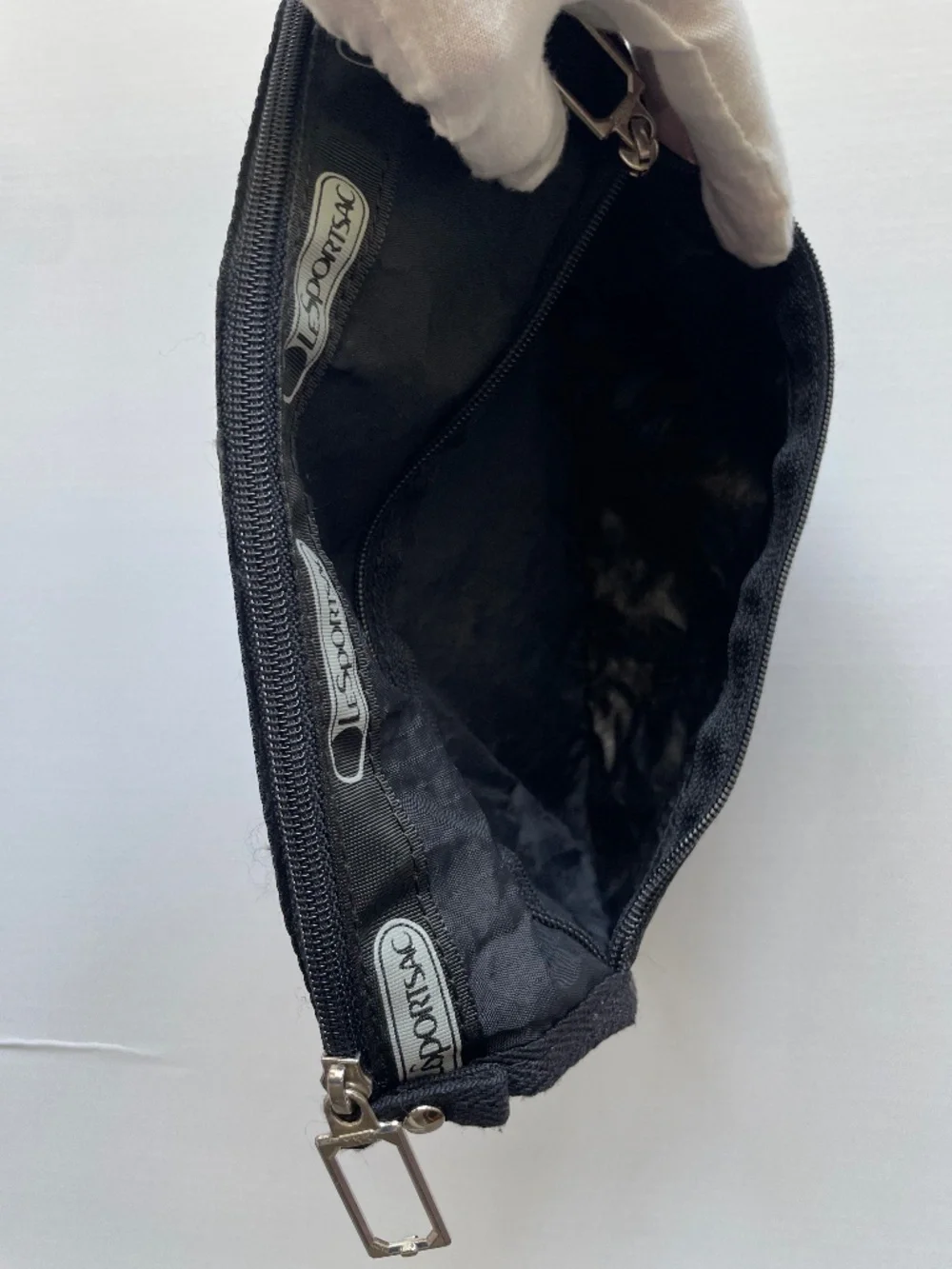 Le Sport Sac stay organized