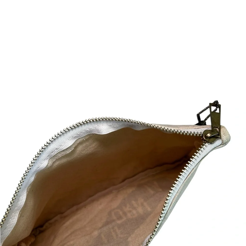 N/A canvas pouch