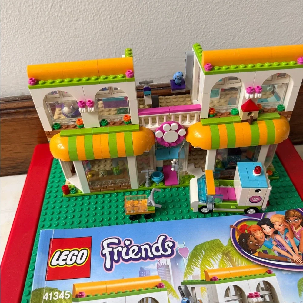 95% complete LEGO Friends Heartlake City Pet Center 41345 with Manuel