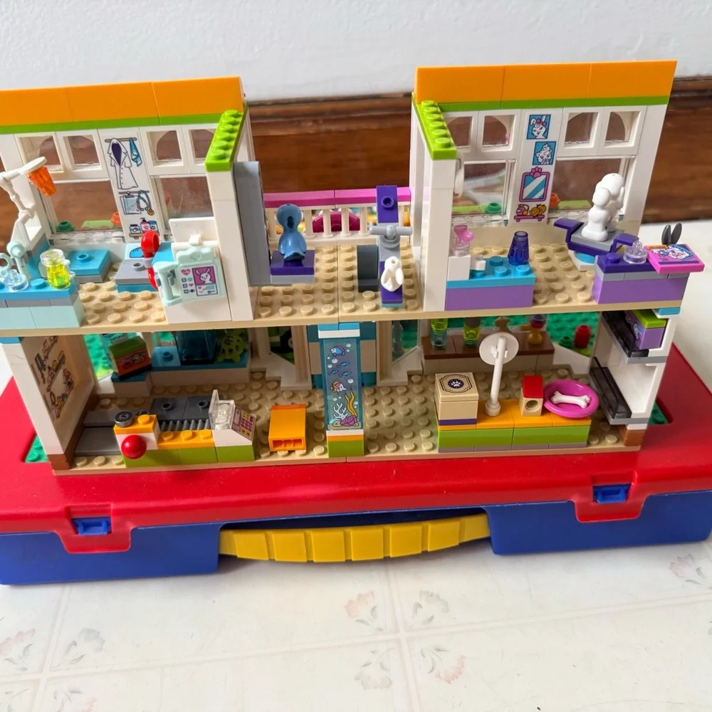 95% complete LEGO Friends Heartlake City Pet Center 41345 with Manuel