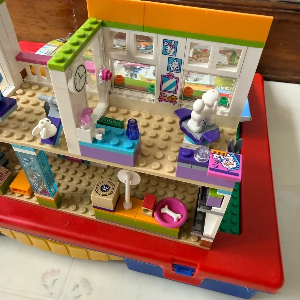 95% complete LEGO Friends Heartlake City Pet Center 41345 with Manuel